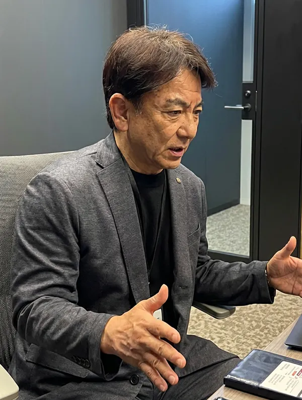 ご担当の矢部様（大分本社にて）